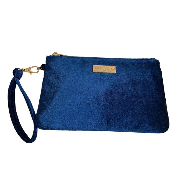Adrienne Vittadini Studio Wristlet Clutch Blue Velvet Gray Floral Lining Retro - Picture 1 of 6